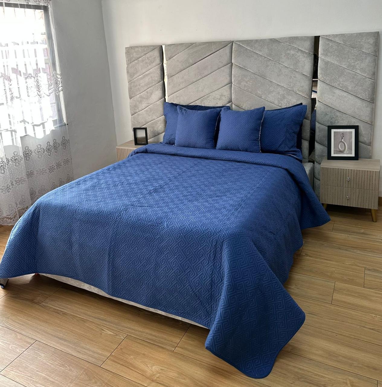 Vista alternativa de ACOLCHADO IMPORTADO FONDO ENTERO BROCADO