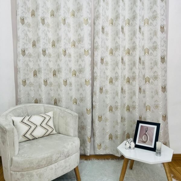 CORTINA ARGOLLAS CON GRABADO