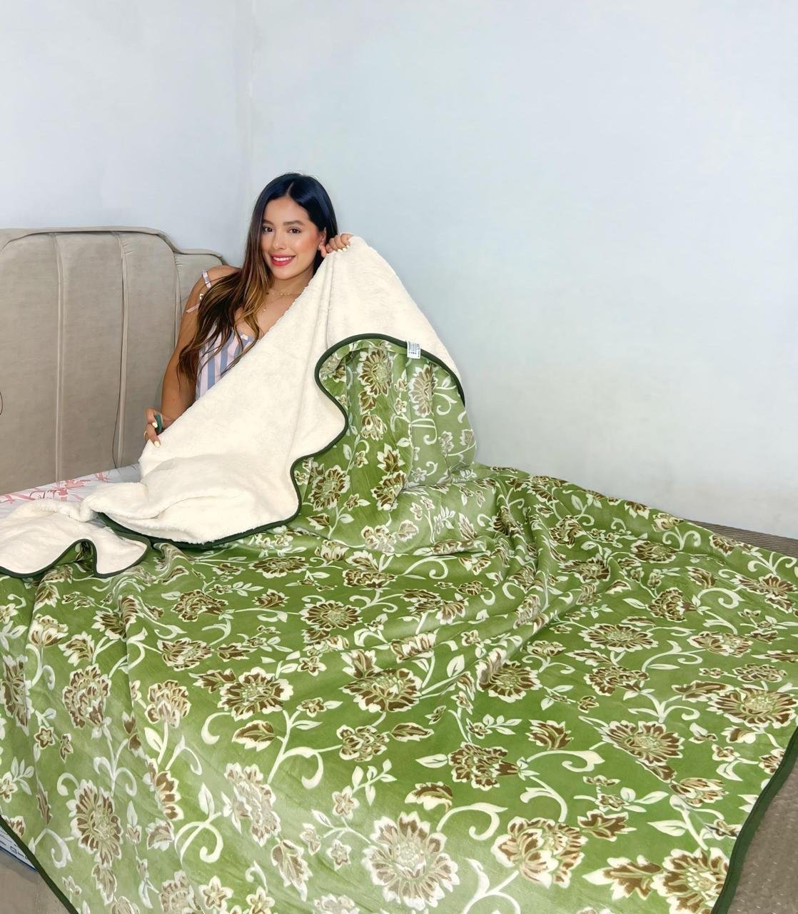 COBIJA OVEJERA ESTAMPADA RELIEVE