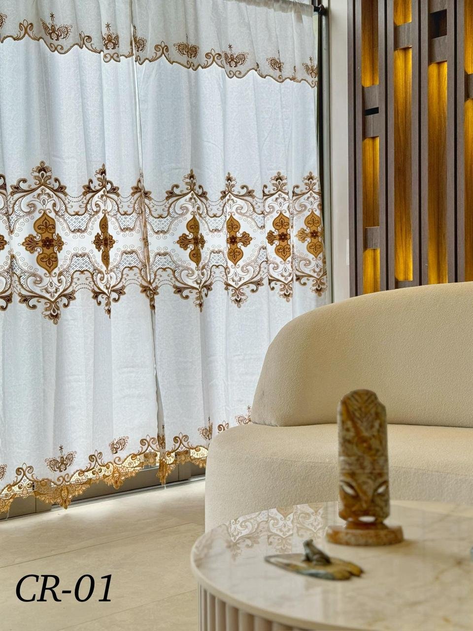 CORTINA DE LUJO JACQUARD BORDADA